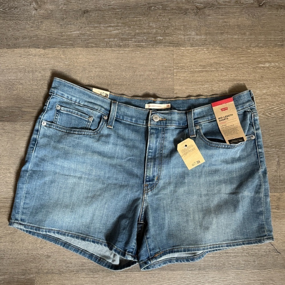 Levi's Mid Length Shorts
